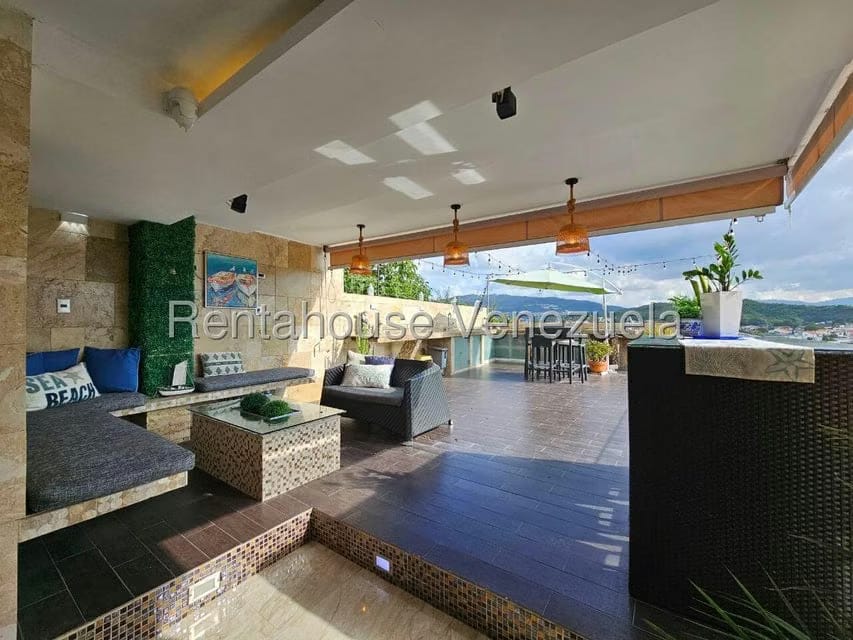 Casa (Multipes Niveles) en Venta en Cumbres de Curumo, Distrito Metropolitano - 44