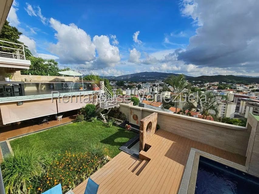 Casa (Multipes Niveles) en Venta en Cumbres de Curumo, Distrito Metropolitano - 45