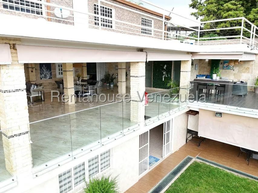 Casa (Multipes Niveles) en Venta en Cumbres de Curumo, Distrito Metropolitano - 52