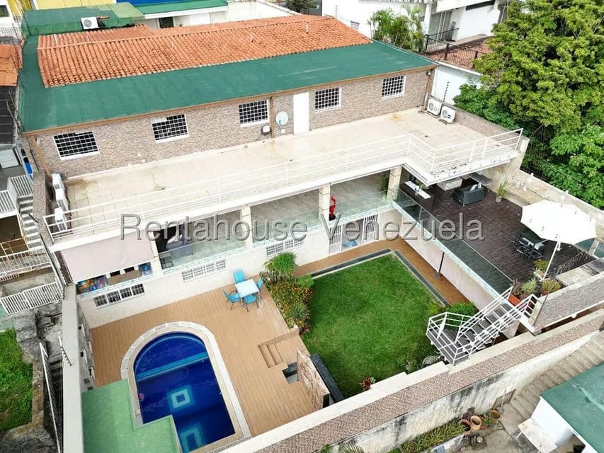 Casa (Multipes Niveles) en Venta en Cumbres de Curumo, Distrito Metropolitano - 56