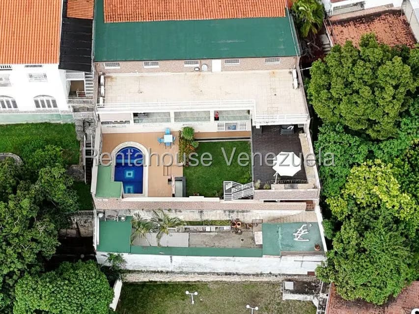 Casa (Multipes Niveles) en Venta en Cumbres de Curumo, Distrito Metropolitano - 57