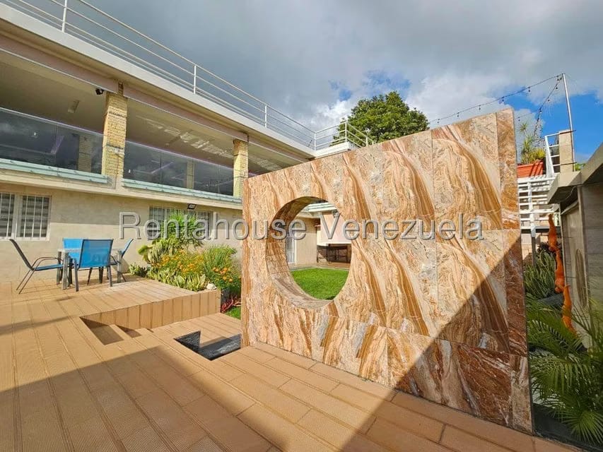 Casa (Multipes Niveles) en Venta en Cumbres de Curumo, Distrito Metropolitano - 65