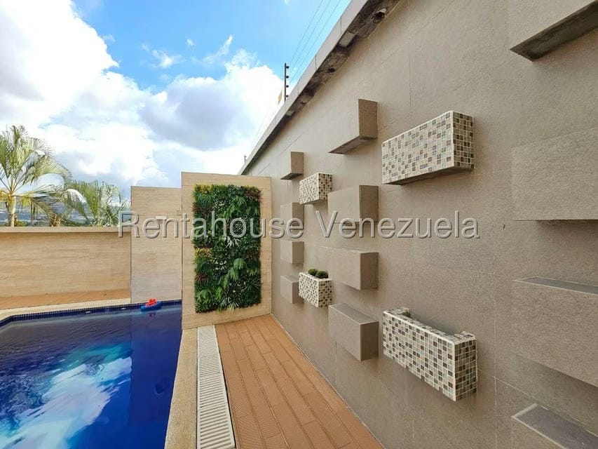 Casa (Multipes Niveles) en Venta en Cumbres de Curumo, Distrito Metropolitano - 70