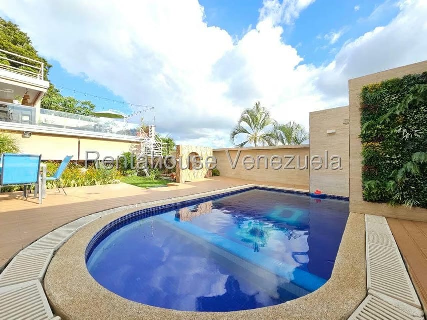 Casa (Multipes Niveles) en Venta en Cumbres de Curumo, Distrito Metropolitano - 71
