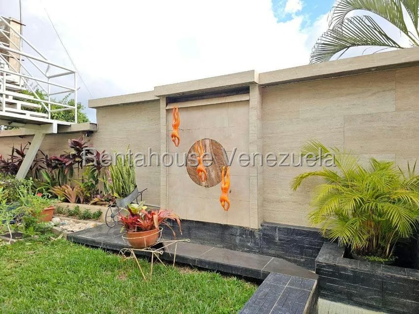 Casa (Multipes Niveles) en Venta en Cumbres de Curumo, Distrito Metropolitano - 72