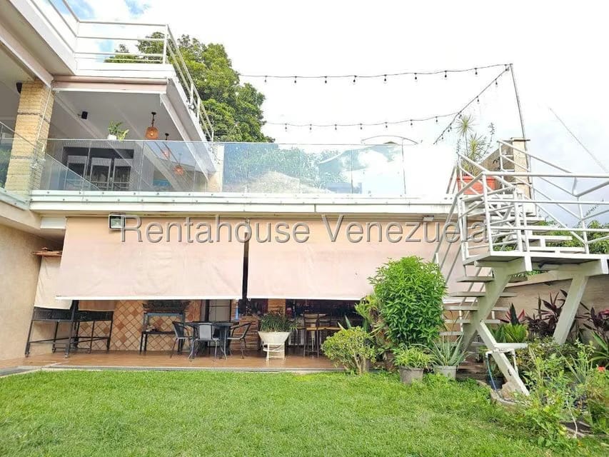 Casa (Multipes Niveles) en Venta en Cumbres de Curumo, Distrito Metropolitano - 73