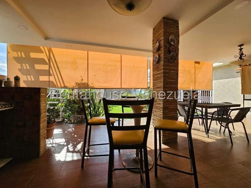 Casa (Multipes Niveles) en Venta en Cumbres de Curumo, Distrito Metropolitano - 78