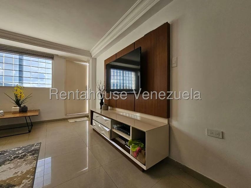 Casa (Multipes Niveles) en Venta en Cumbres de Curumo, Distrito Metropolitano - 85