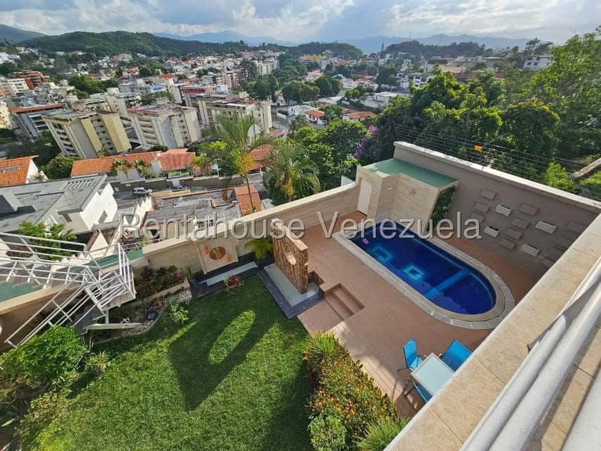 Casa (Multipes Niveles) en Venta en Cumbres de Curumo, Distrito Metropolitano - 96