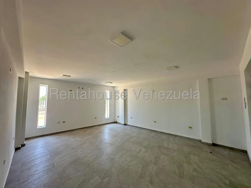 Comercial (Local Comercial) en Alquiler en La 'L', Zulia - 14