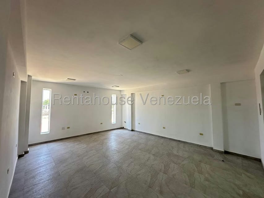 Comercial (Local Comercial) en Alquiler en La 'L', Zulia - 16