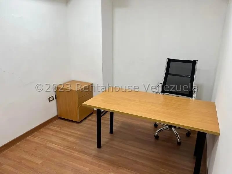 Comercial (Oficina) en Alquiler en Lomas de La Lagunita, Distrito Metropolitano - 11