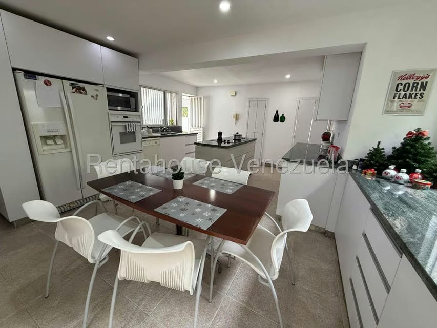 Casa (Duplex) en Venta en Colinas del Tamanaco, Distrito Metropolitano - 17