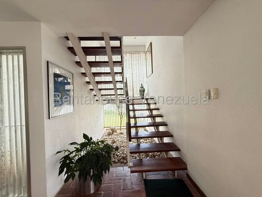 Casa (Duplex) en Venta en Colinas del Tamanaco, Distrito Metropolitano - 31