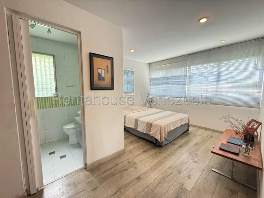 Casa (Duplex) en Venta en Colinas del Tamanaco, Distrito Metropolitano - 34