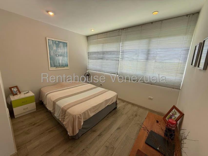 Casa (Duplex) en Venta en Colinas del Tamanaco, Distrito Metropolitano - 35