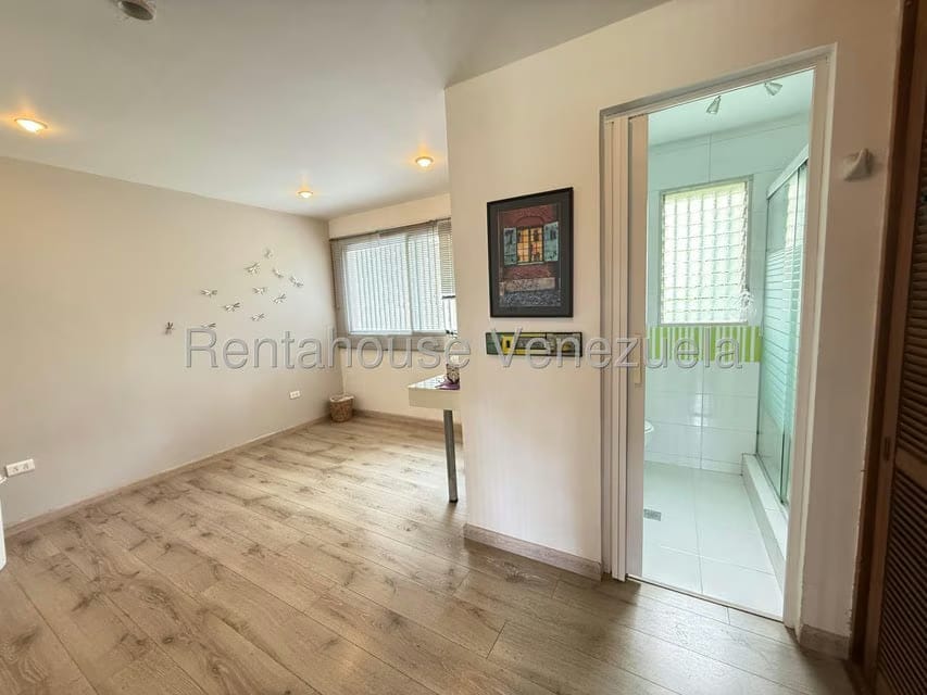 Casa (Duplex) en Venta en Colinas del Tamanaco, Distrito Metropolitano - 38
