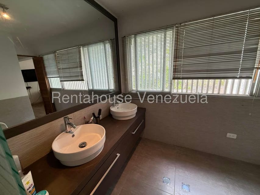 Casa (Duplex) en Venta en Colinas del Tamanaco, Distrito Metropolitano - 47