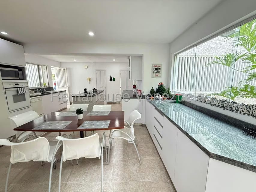 Casa (Duplex) en Venta en Colinas del Tamanaco, Distrito Metropolitano - 10