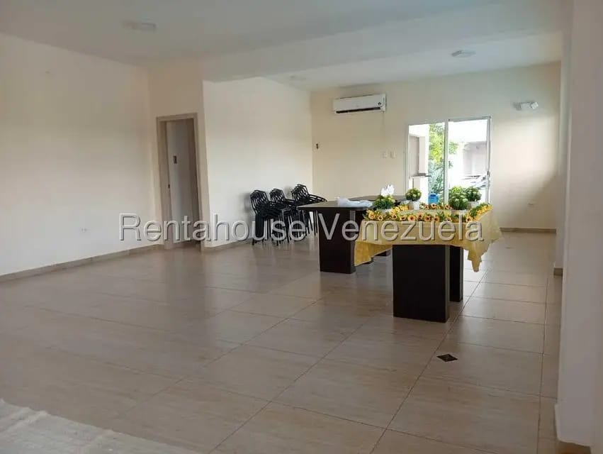 Apartamento (1 Nivel) en Alquiler en Avenida Vargas, Zulia - 14