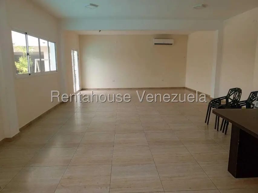 Apartamento (1 Nivel) en Alquiler en Avenida Vargas, Zulia - 4