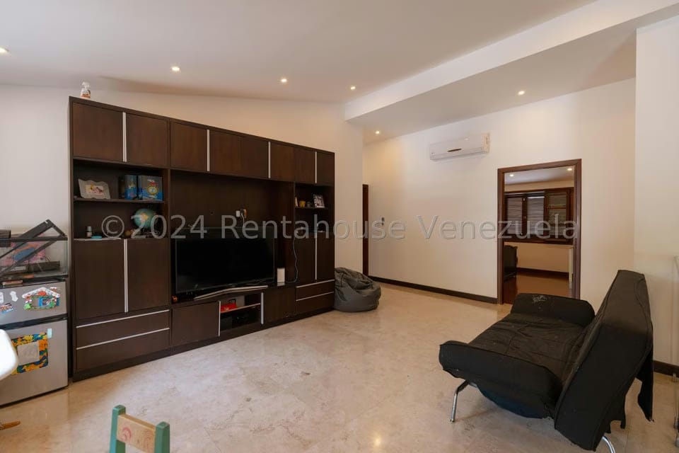 Casa (Multipes Niveles) en Venta en La Lagunita Country Club, Distrito Metropolitano - 24