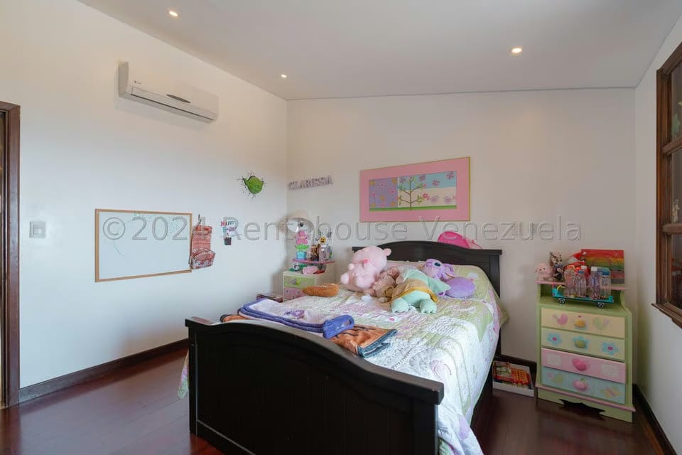 Casa (Multipes Niveles) en Venta en La Lagunita Country Club, Distrito Metropolitano - 33