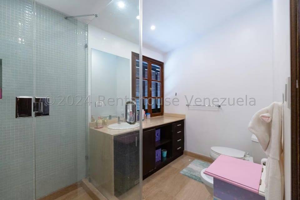 Casa (Multipes Niveles) en Venta en La Lagunita Country Club, Distrito Metropolitano - 34
