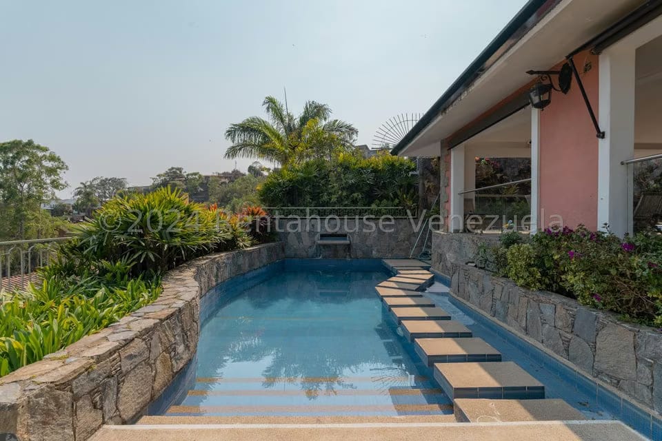 Casa (Multipes Niveles) en Venta en La Lagunita Country Club, Distrito Metropolitano - 50