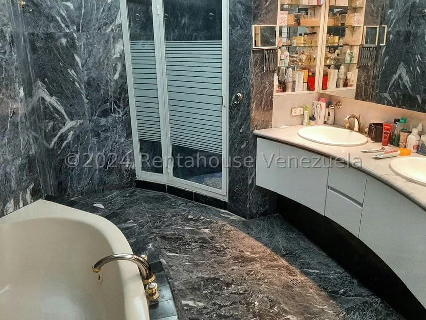 Apartamento (1 Nivel) en Venta en San Bernardino, Distrito Metropolitano - 23