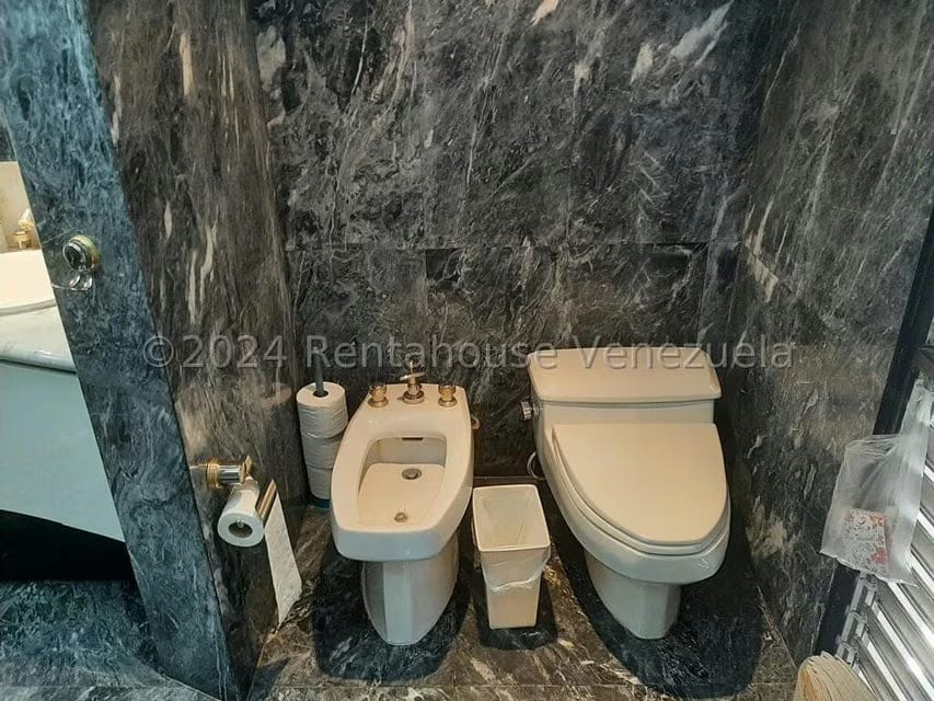 Apartamento (1 Nivel) en Venta en San Bernardino, Distrito Metropolitano - 24