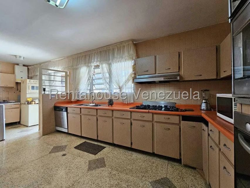 Casa (Duplex) en Venta en Prados del Este, Distrito Metropolitano - 17
