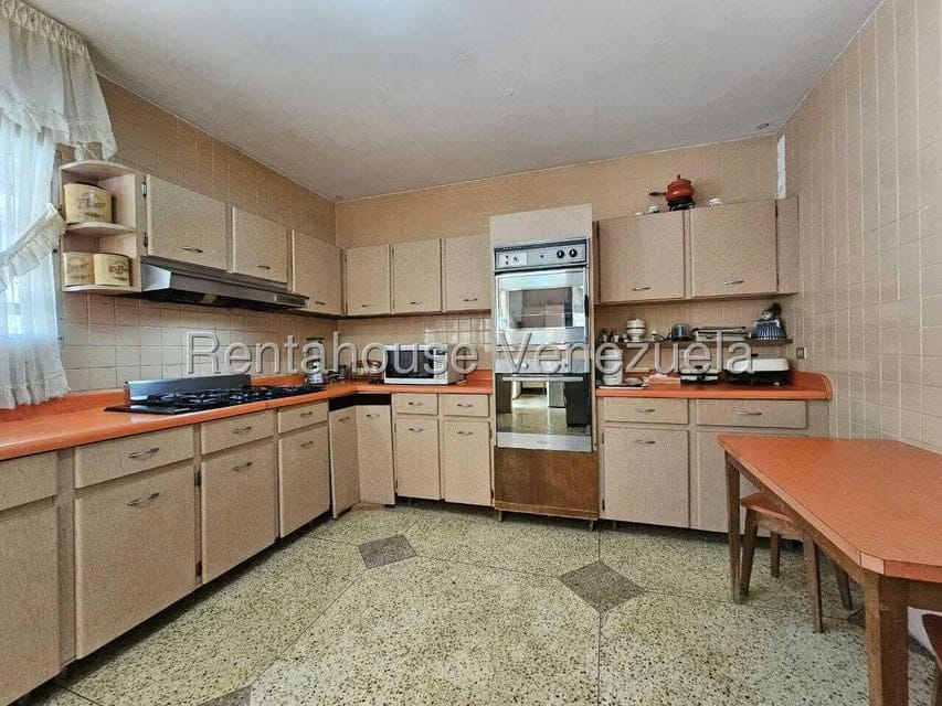 Casa (Duplex) en Venta en Prados del Este, Distrito Metropolitano - 18