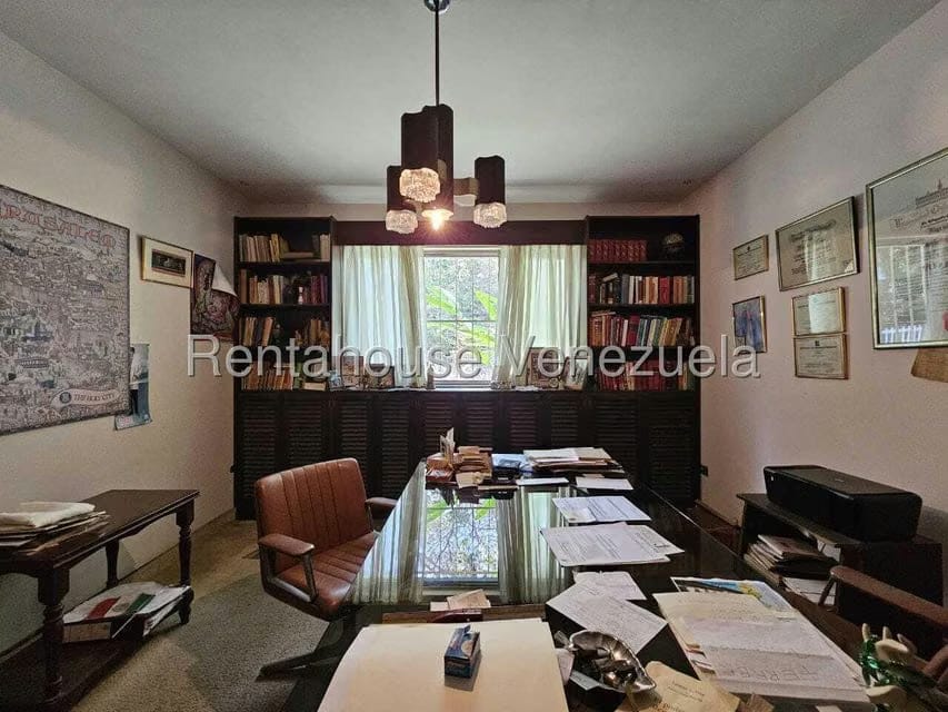 Casa (Duplex) en Venta en Prados del Este, Distrito Metropolitano - 9