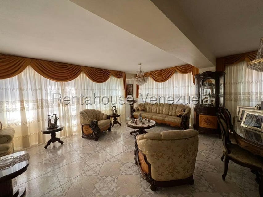 Apartamento (1 Nivel) en Venta en El Paraiso, Distrito Metropolitano - 2