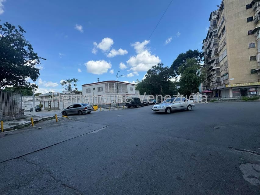 Comercial (Galpon - Deposito) en Alquiler en Vista Alegre, Distrito Metropolitano - 11