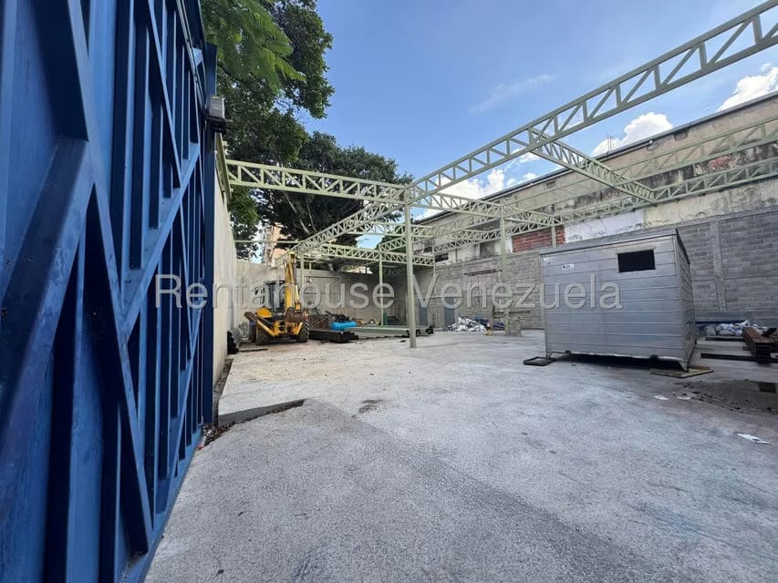 Comercial (Galpon - Deposito) en Alquiler en Vista Alegre, Distrito Metropolitano - 5