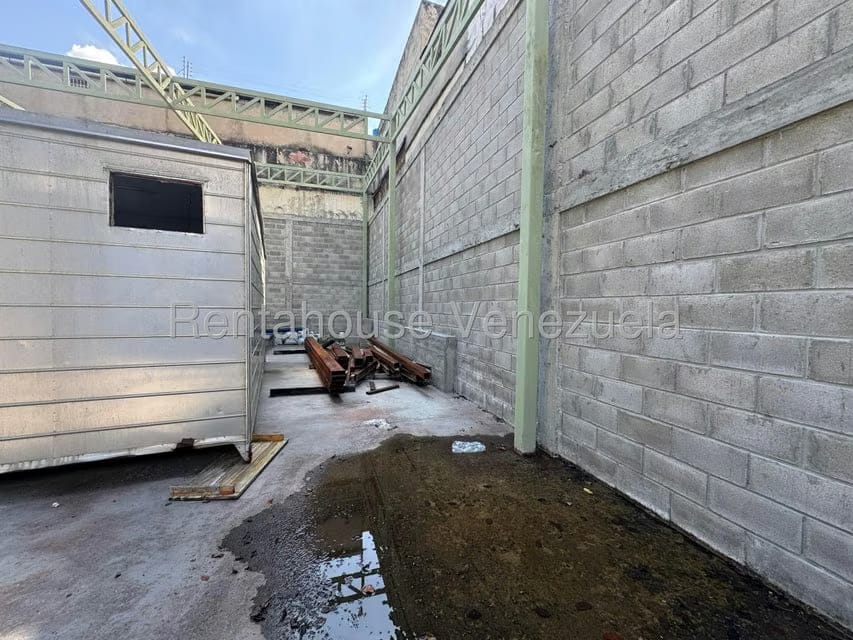 Comercial (Galpon - Deposito) en Alquiler en Vista Alegre, Distrito Metropolitano - 8