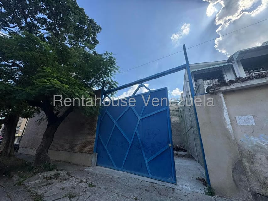Comercial (Galpon - Deposito) en Alquiler en Vista Alegre, Distrito Metropolitano - 9