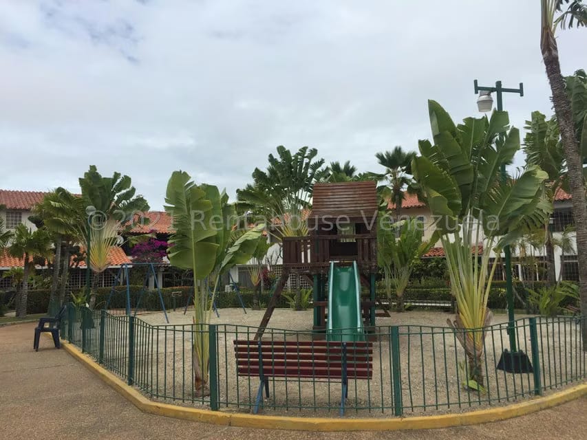 Townhouse (Duplex) en Venta en Maneiro, Nueva Esparta - 24
