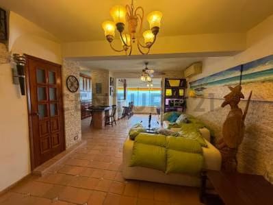 Apartamento en renta en el CR. El Cardon, Lechería.