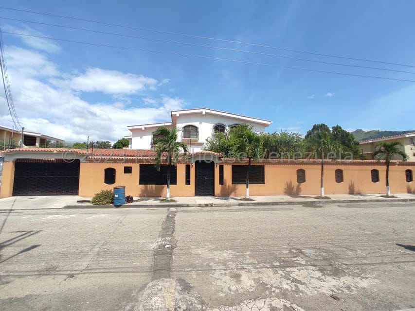 Casa (Duplex) en Venta en San Pablo, Aragua - 90