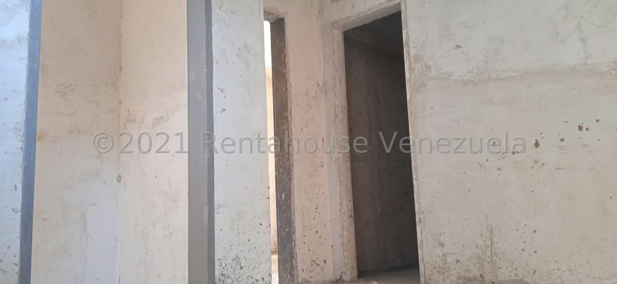 Townhouse (Multiples Niveles) en Venta en Guaracarima, Aragua - 26
