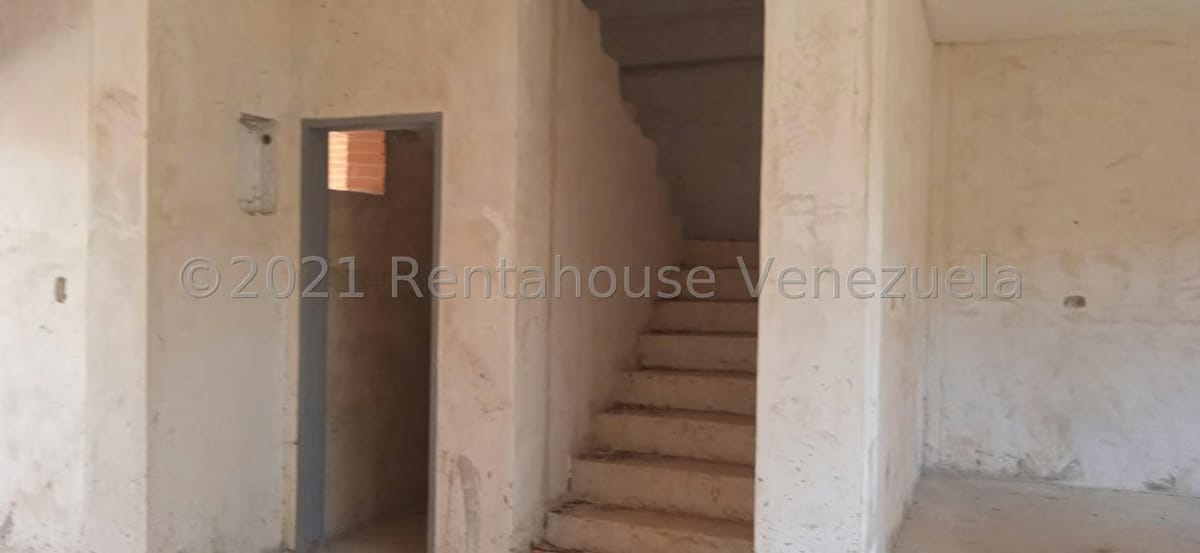 Townhouse (Multiples Niveles) en Venta en Guaracarima, Aragua - 8