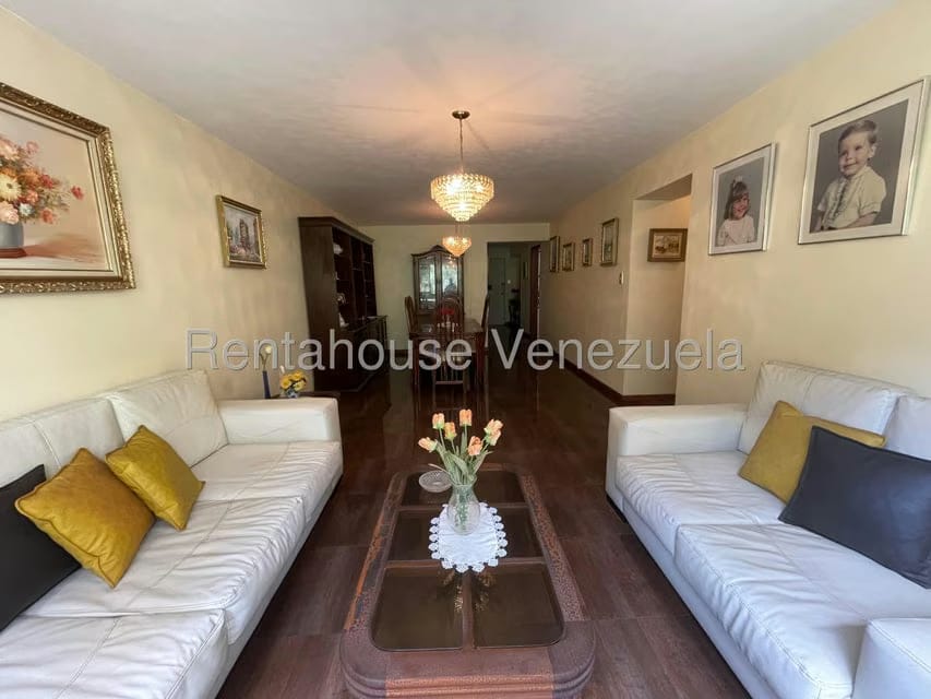 Apartamento (1 Nivel) en Venta en El Cigarral, Distrito Metropolitano - 2