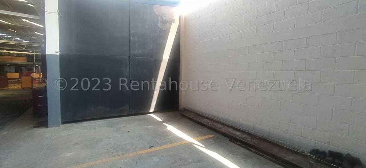 Comercial (Galpon - Deposito) en Alquiler en Centro, Lara - 13