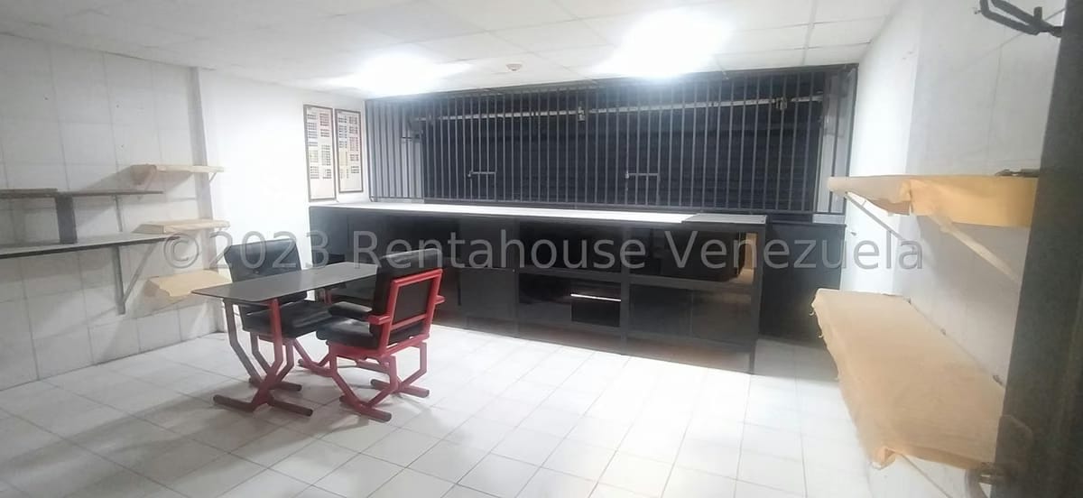 Comercial (Galpon - Deposito) en Alquiler en Centro, Lara - 17