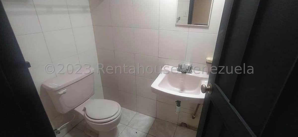 Comercial (Galpon - Deposito) en Alquiler en Centro, Lara - 21