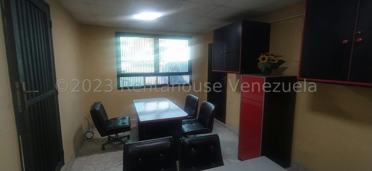 Comercial (Galpon - Deposito) en Alquiler en Centro, Lara - 27