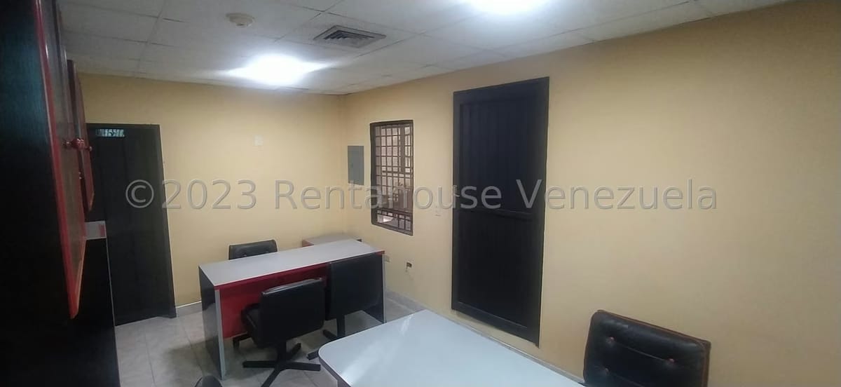Comercial (Galpon - Deposito) en Alquiler en Centro, Lara - 28